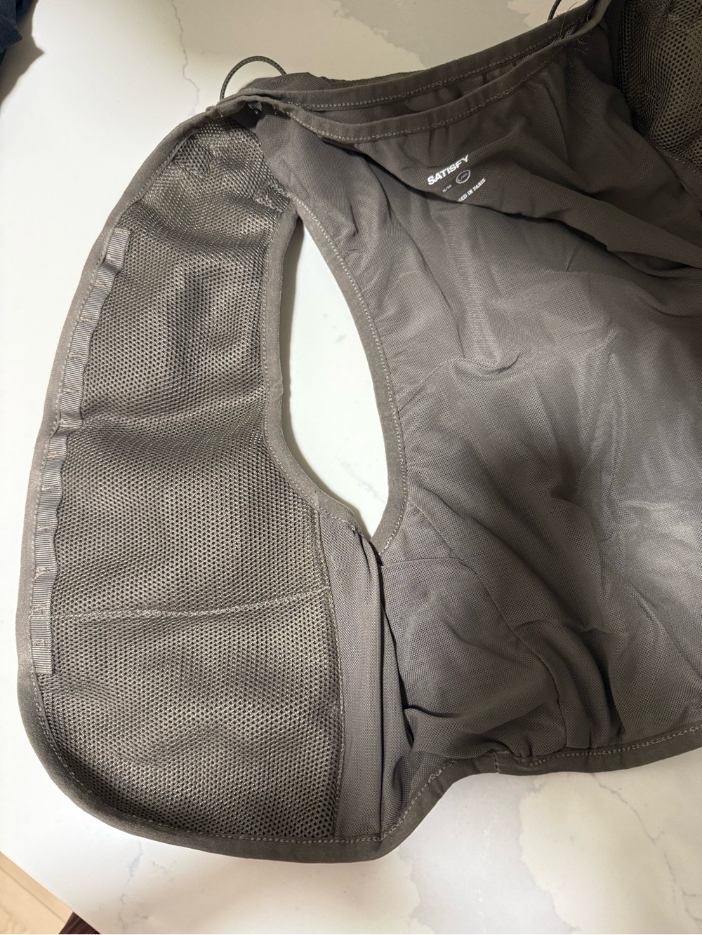SATISFY RUNNING vest - Picture 7 of 9
